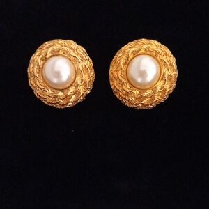 ST JOHN Vintage Gold-tone and Faux Pearl Earrings